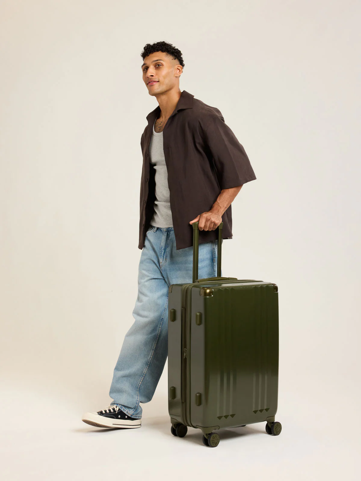 Ambeur Medium Luggage - Image 50