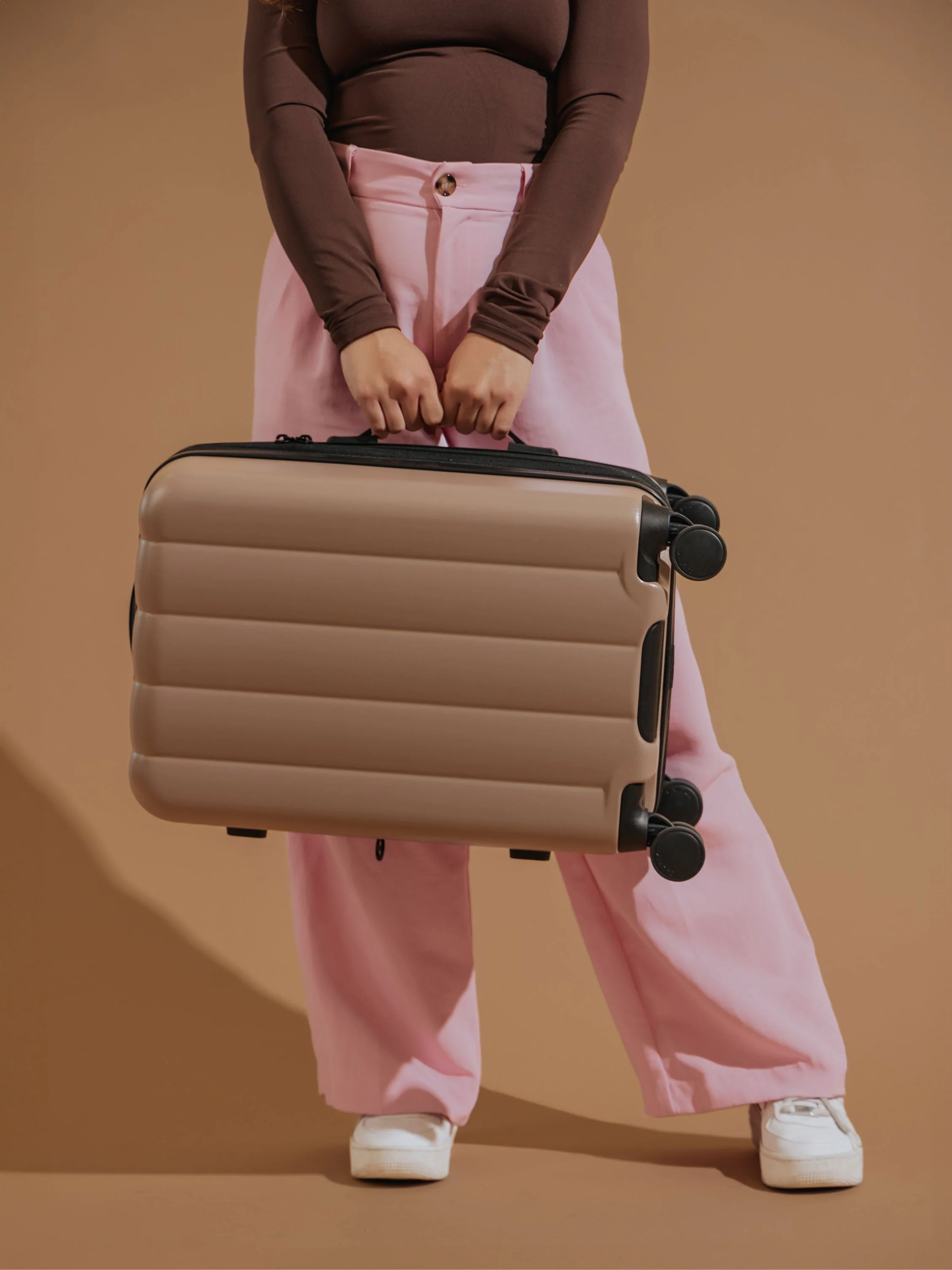 Evry Carry-On Luggage - Image 7