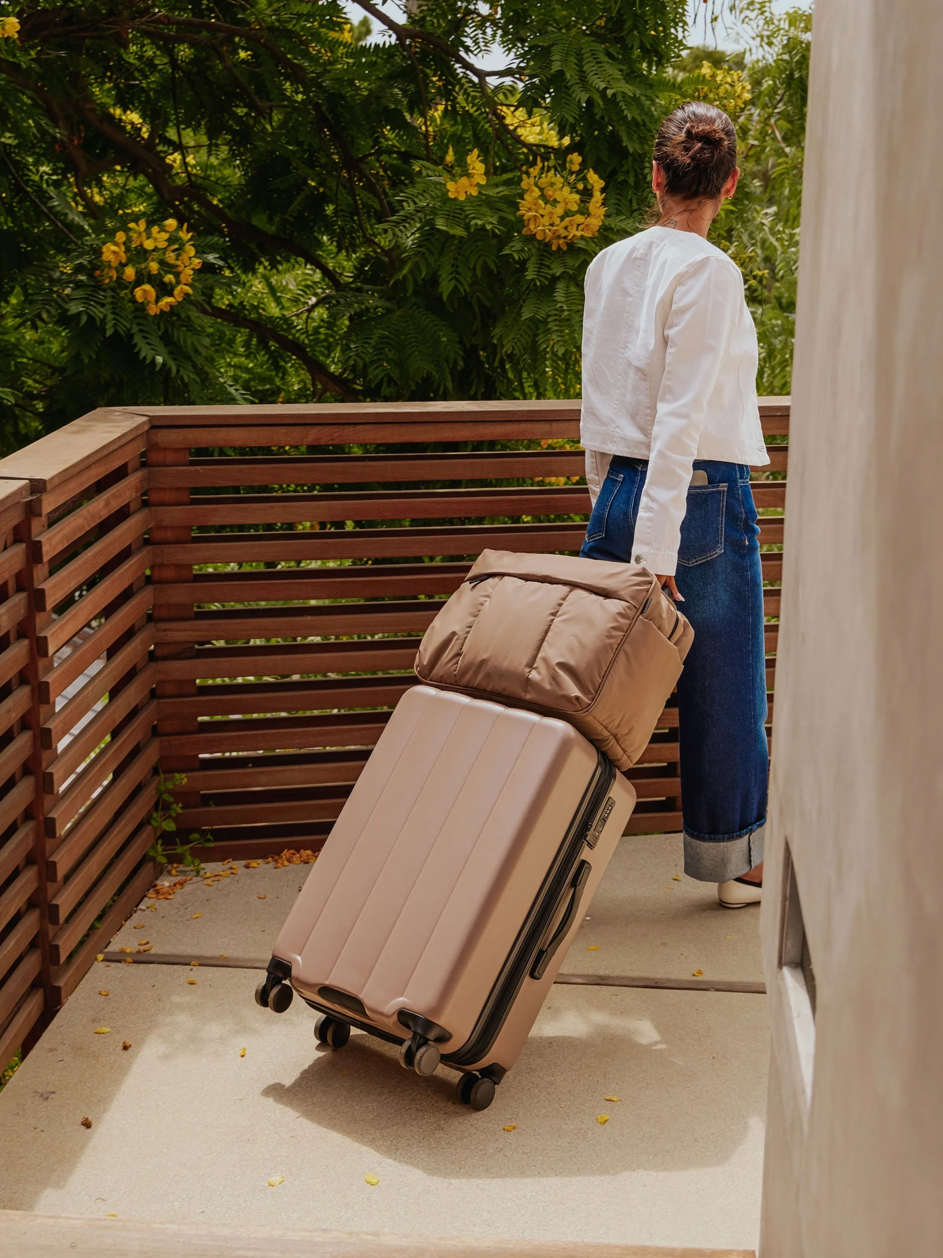 Evry Medium Luggage - Image 8