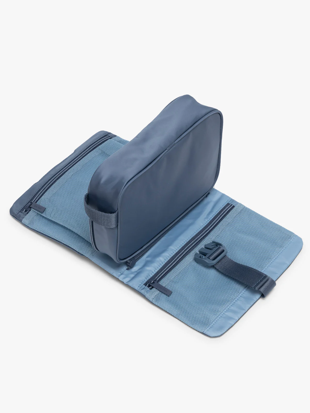 Fit Hanging Dopp Kit - Image 36