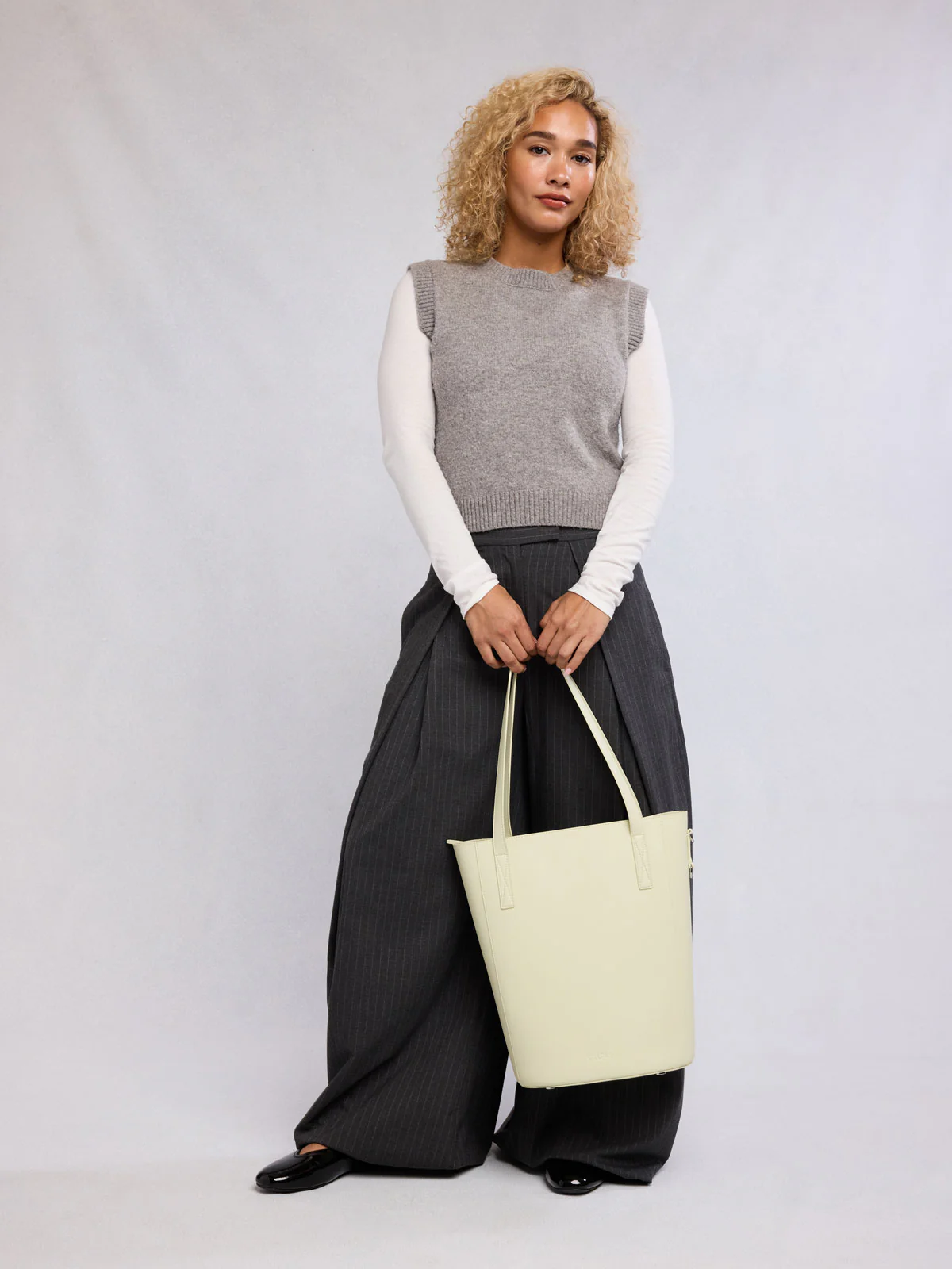 Haven 14" Laptop Bucket Bag - Image 45