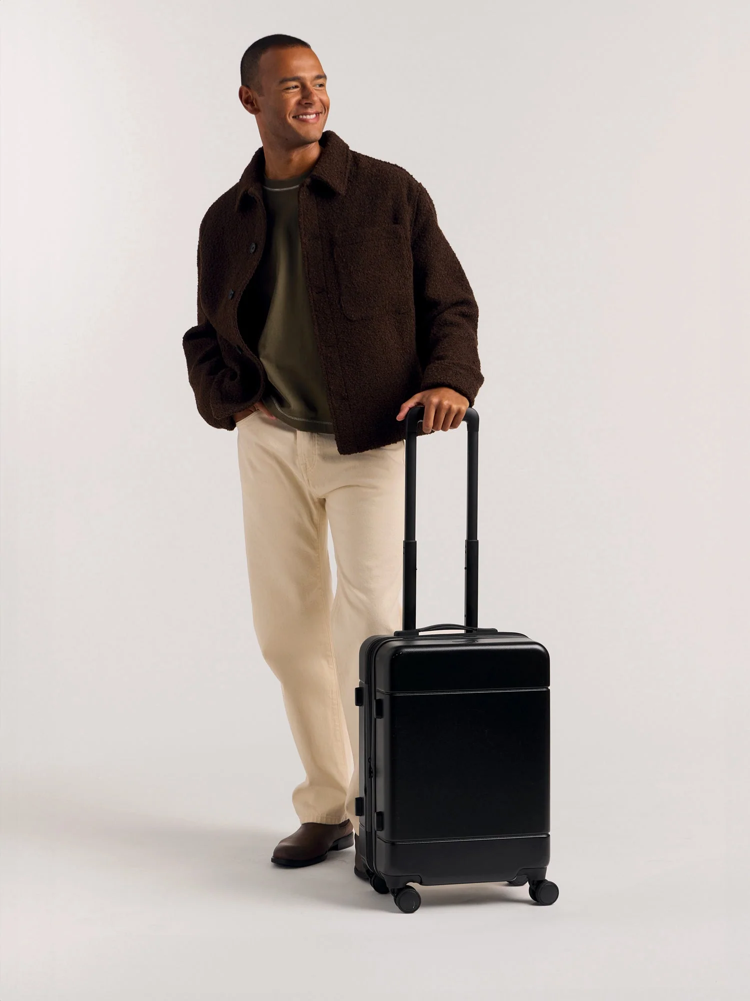 Hue Carry-On Luggage - Image 8