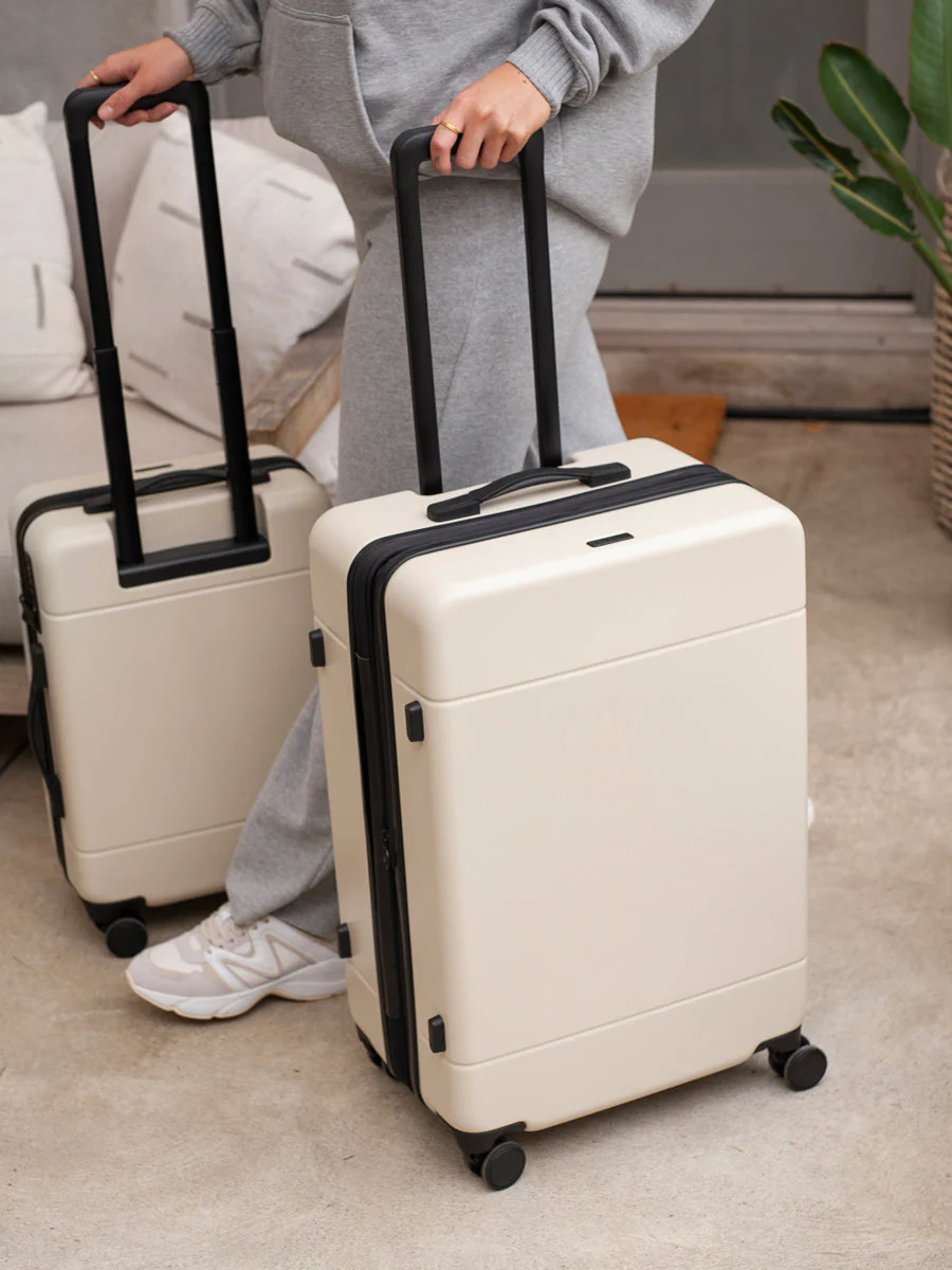 Hue Medium Luggage - Image 27