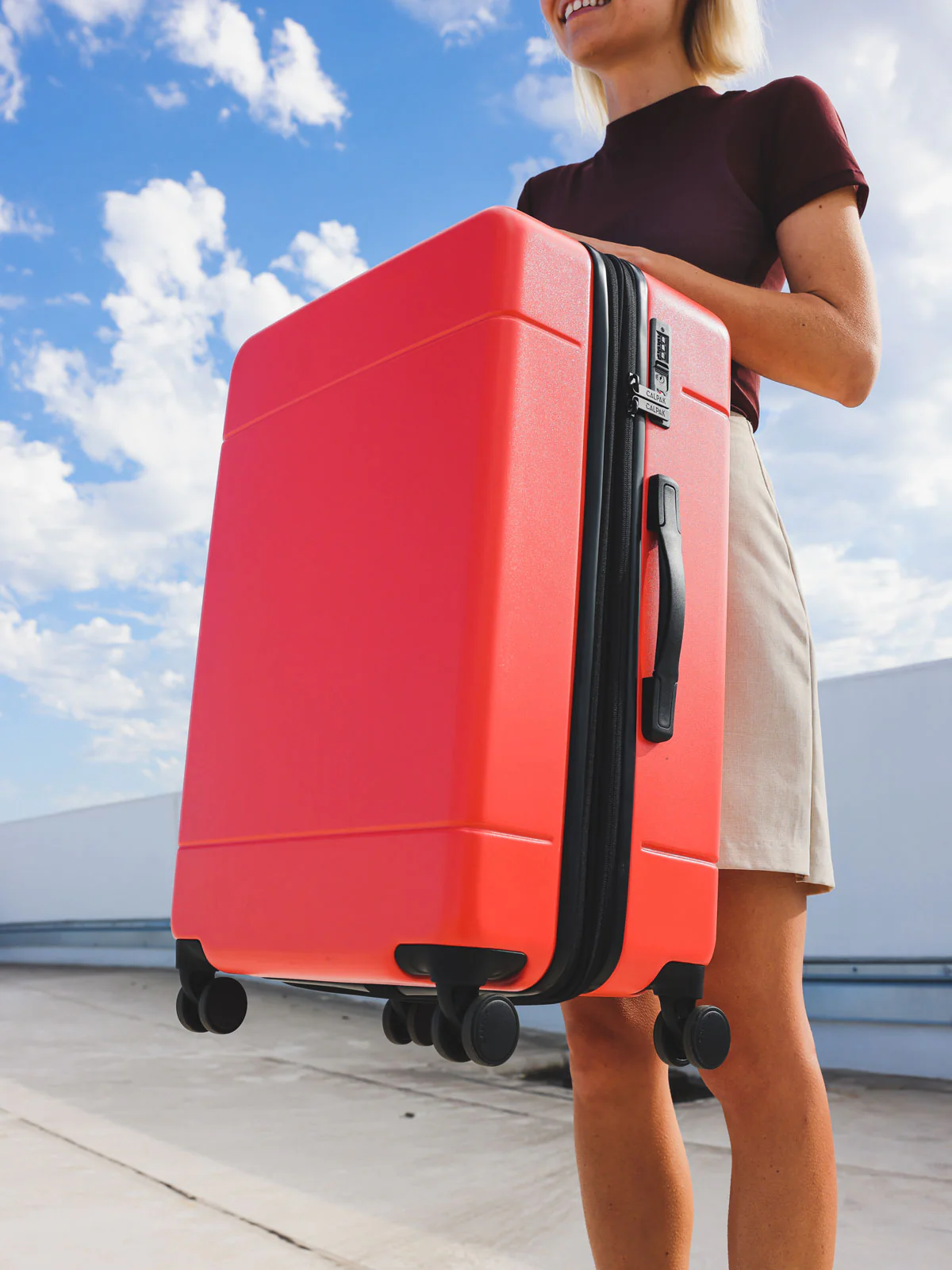 Hue Medium Luggage - Image 38