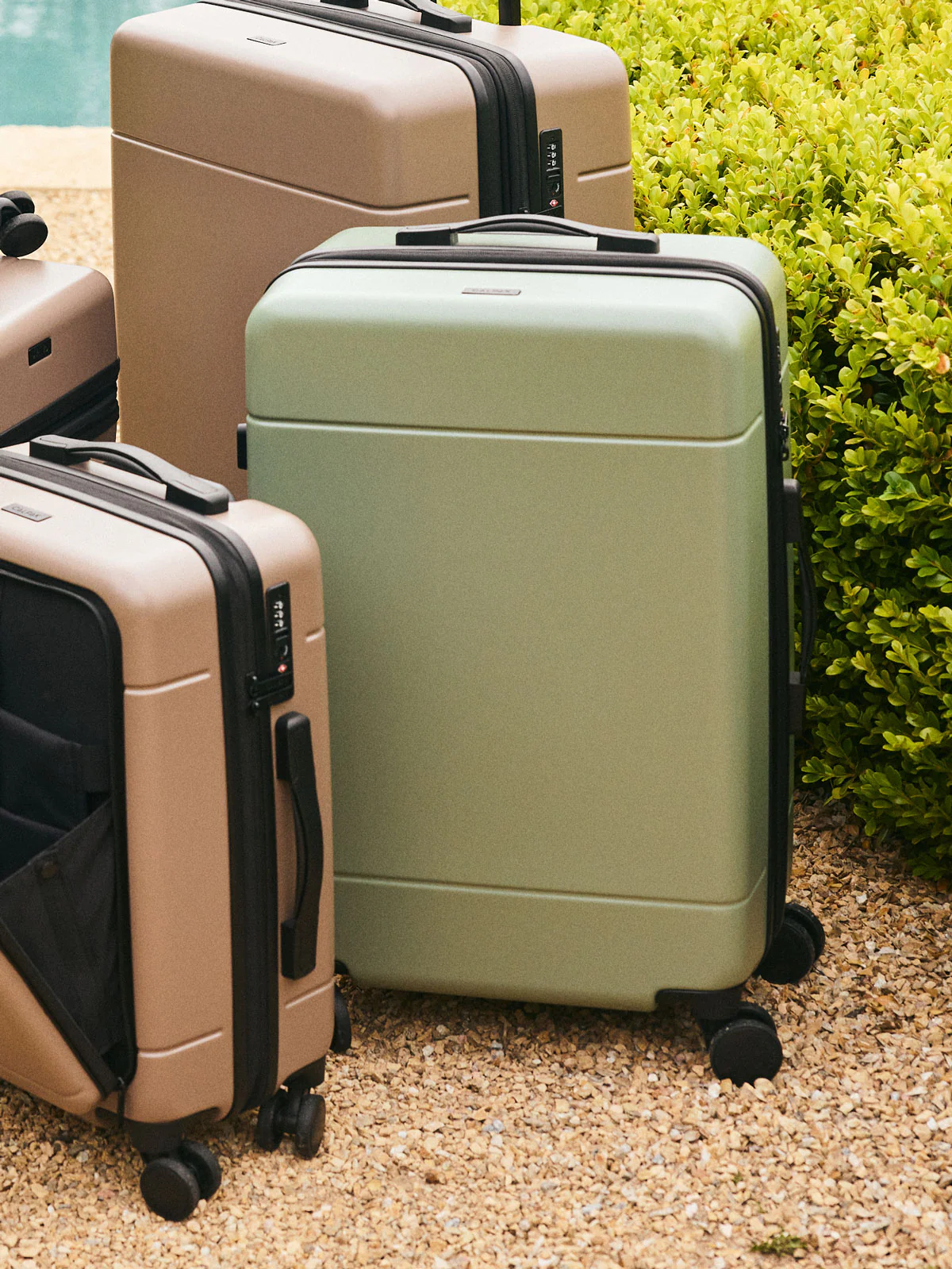 Hue Medium Luggage - Image 79