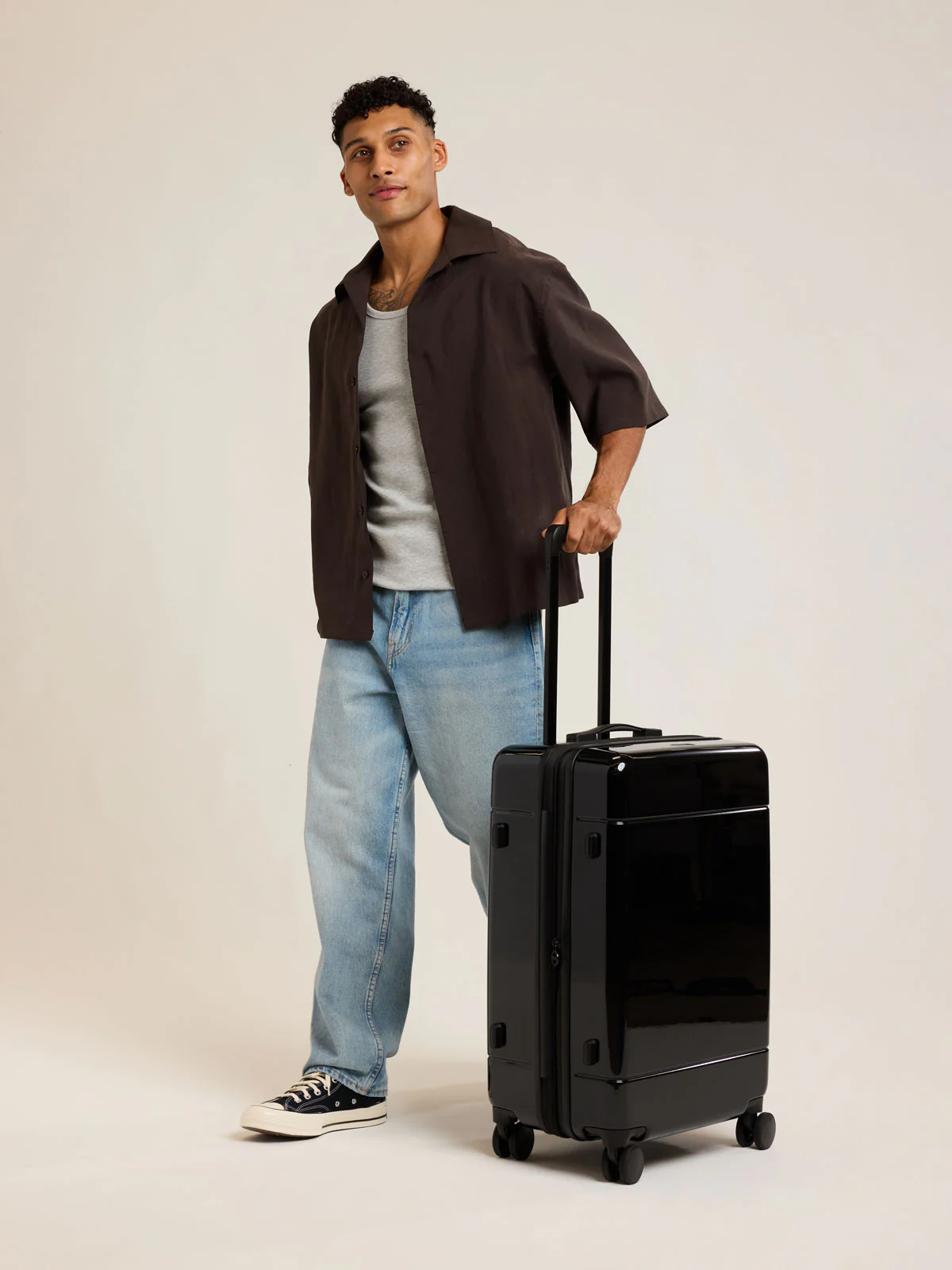 Hue Medium Luggage - Image 88