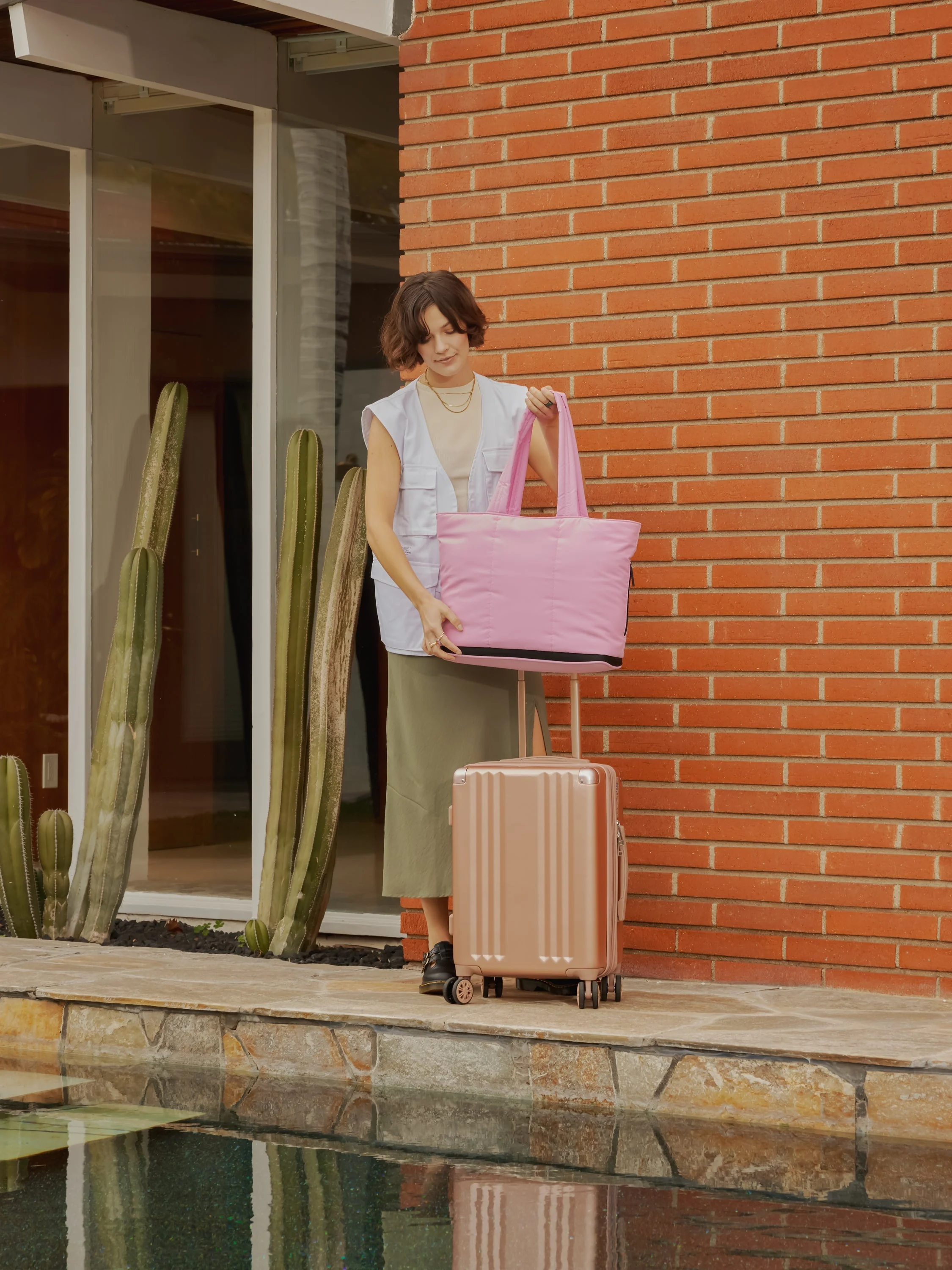 Luka Expandable Laptop Tote - Image 10