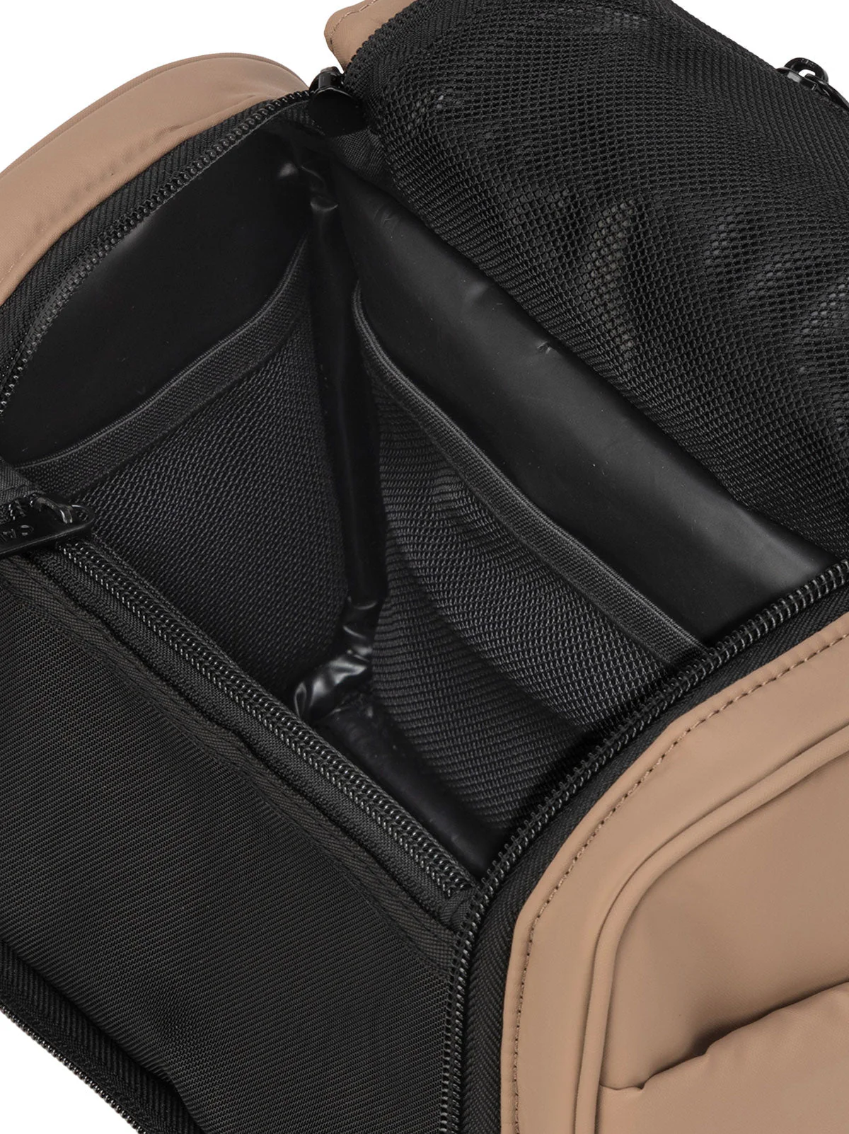 Luka Hanging Toiletry Bag - Image 20