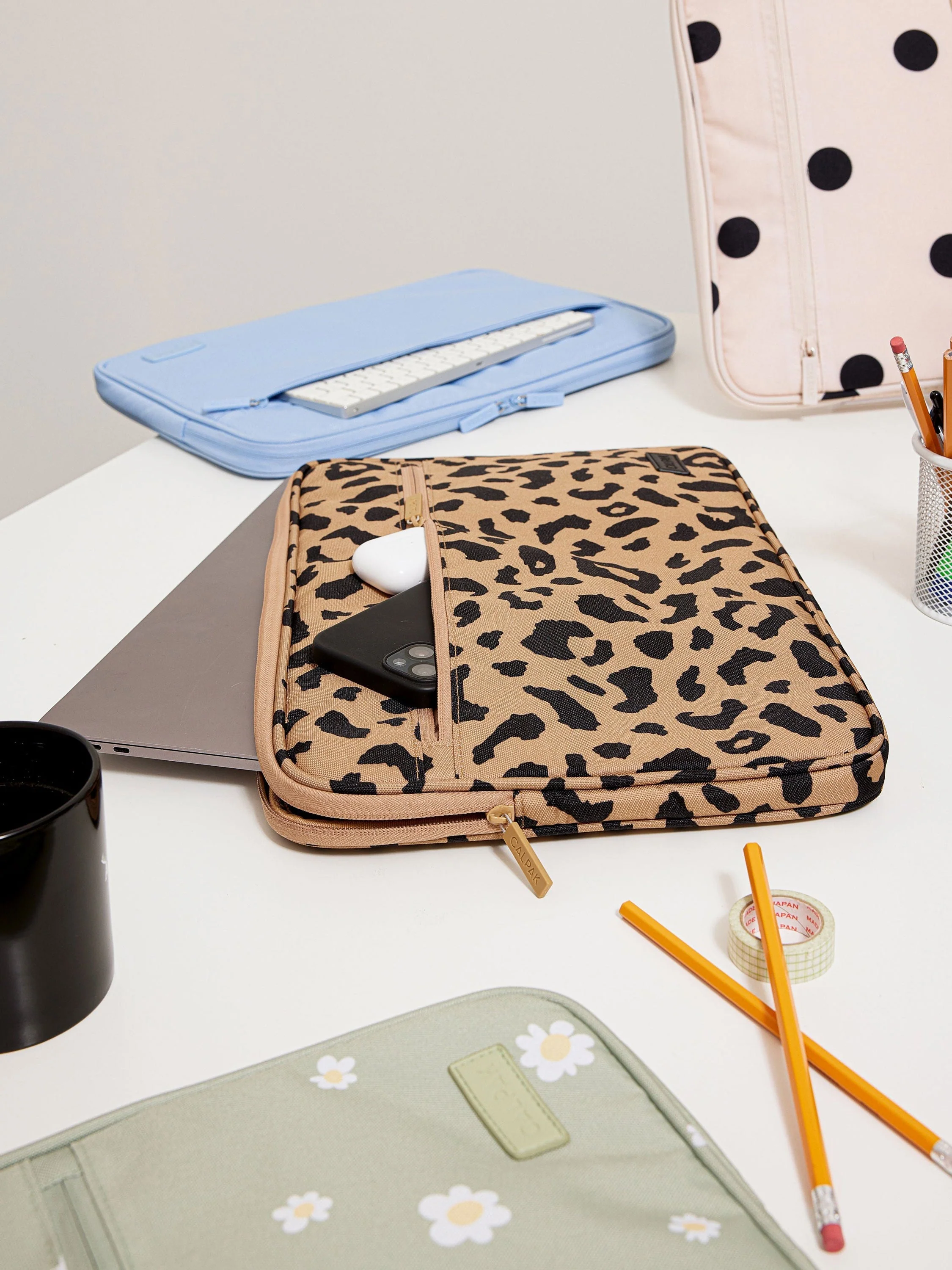 Padded Laptop Sleeve - Image 11