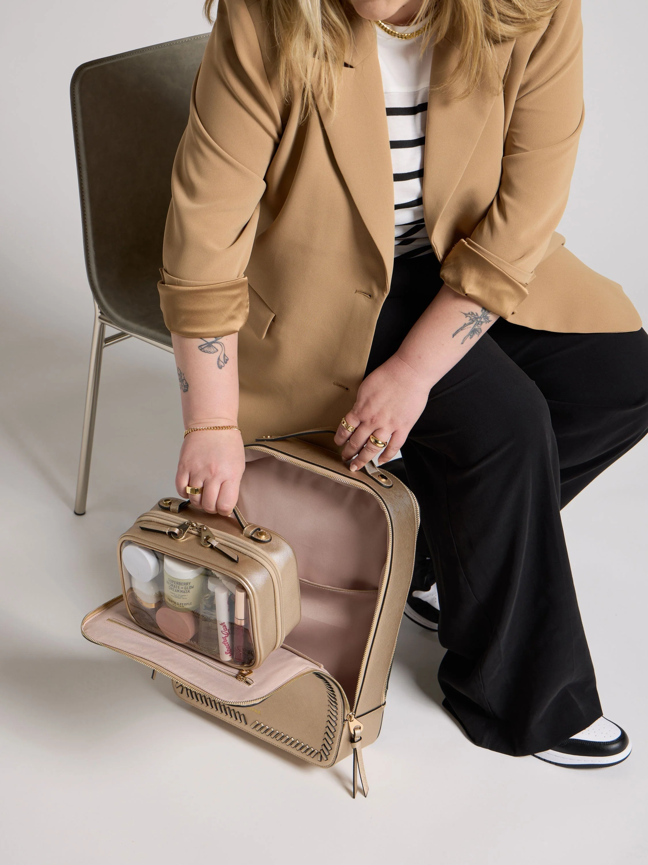 Small Clear Cosmetics Case - Image 79