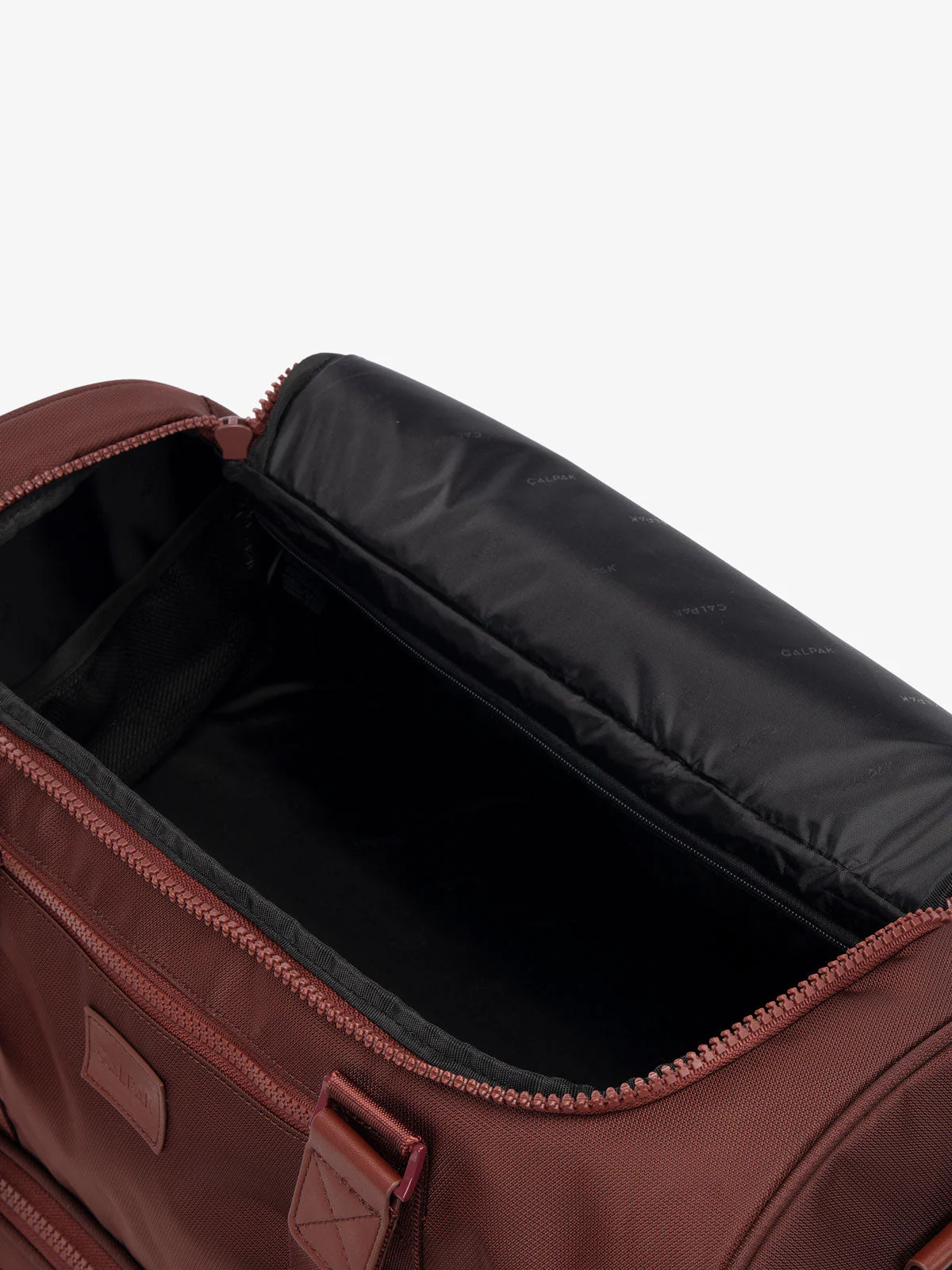 Stevyn Duffel Bag with Shoe Compartment - Image 24