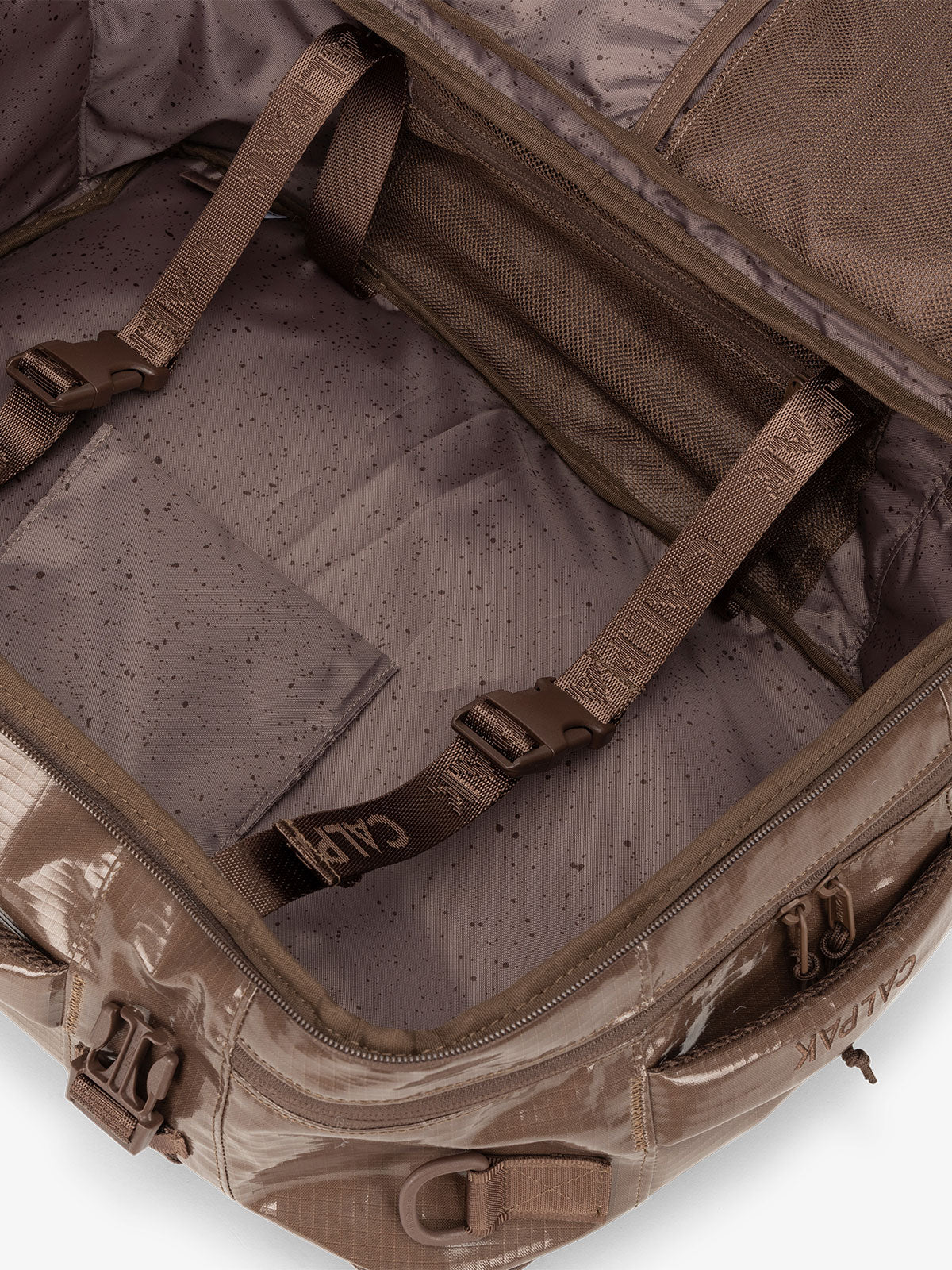 Terra 26L Laptop Duffel Backpack - Image 31