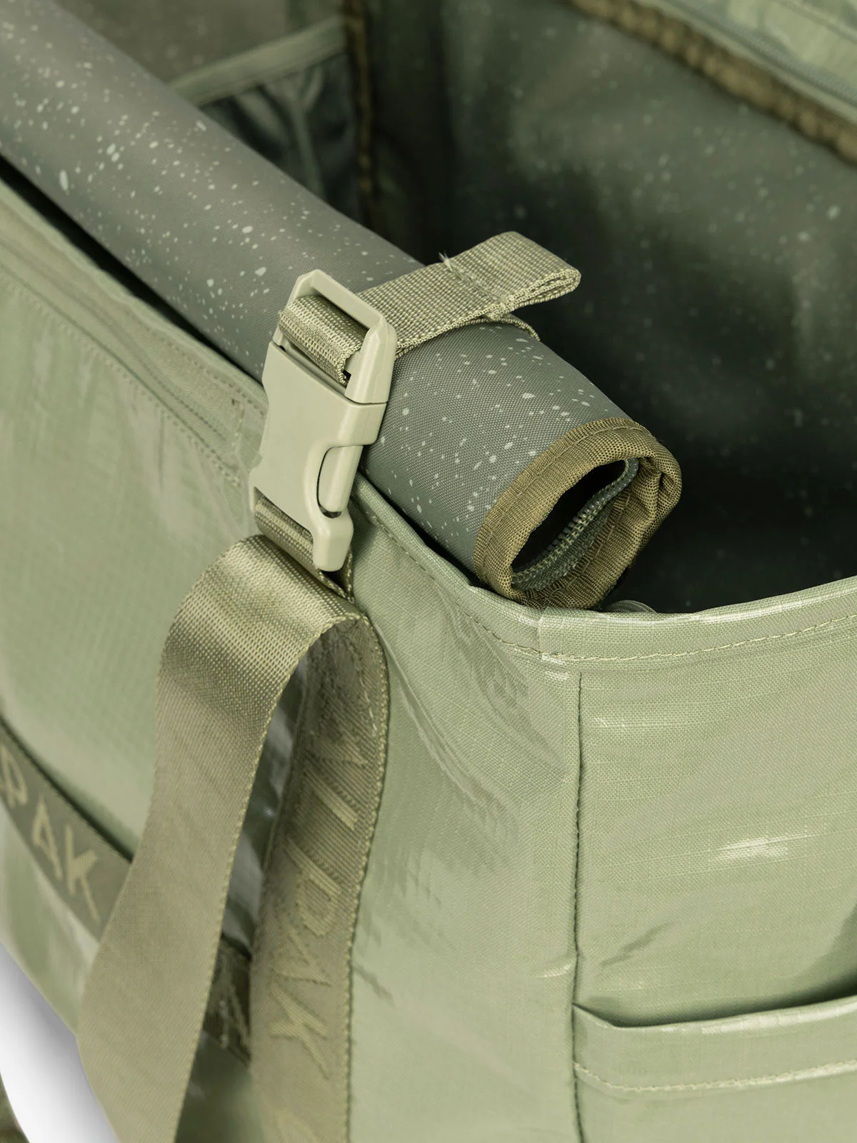 Terra 35L Water Resistant Zip Tote Bag - Image 31