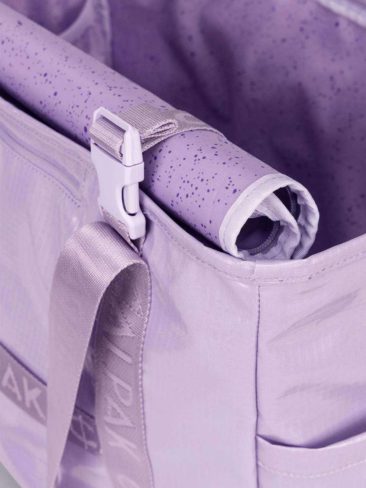 Terra 35L Water Resistant Zip Tote Bag - Image 5