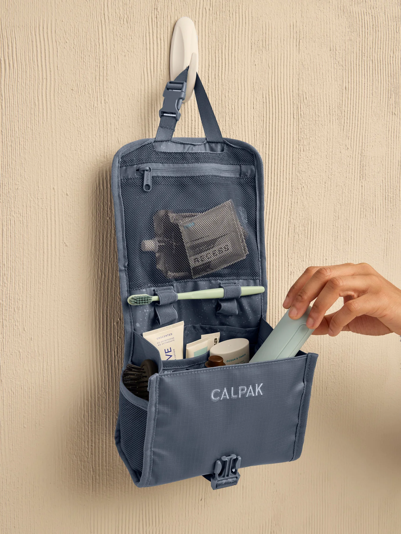 Terra Hanging Toiletry Bag - Image 74