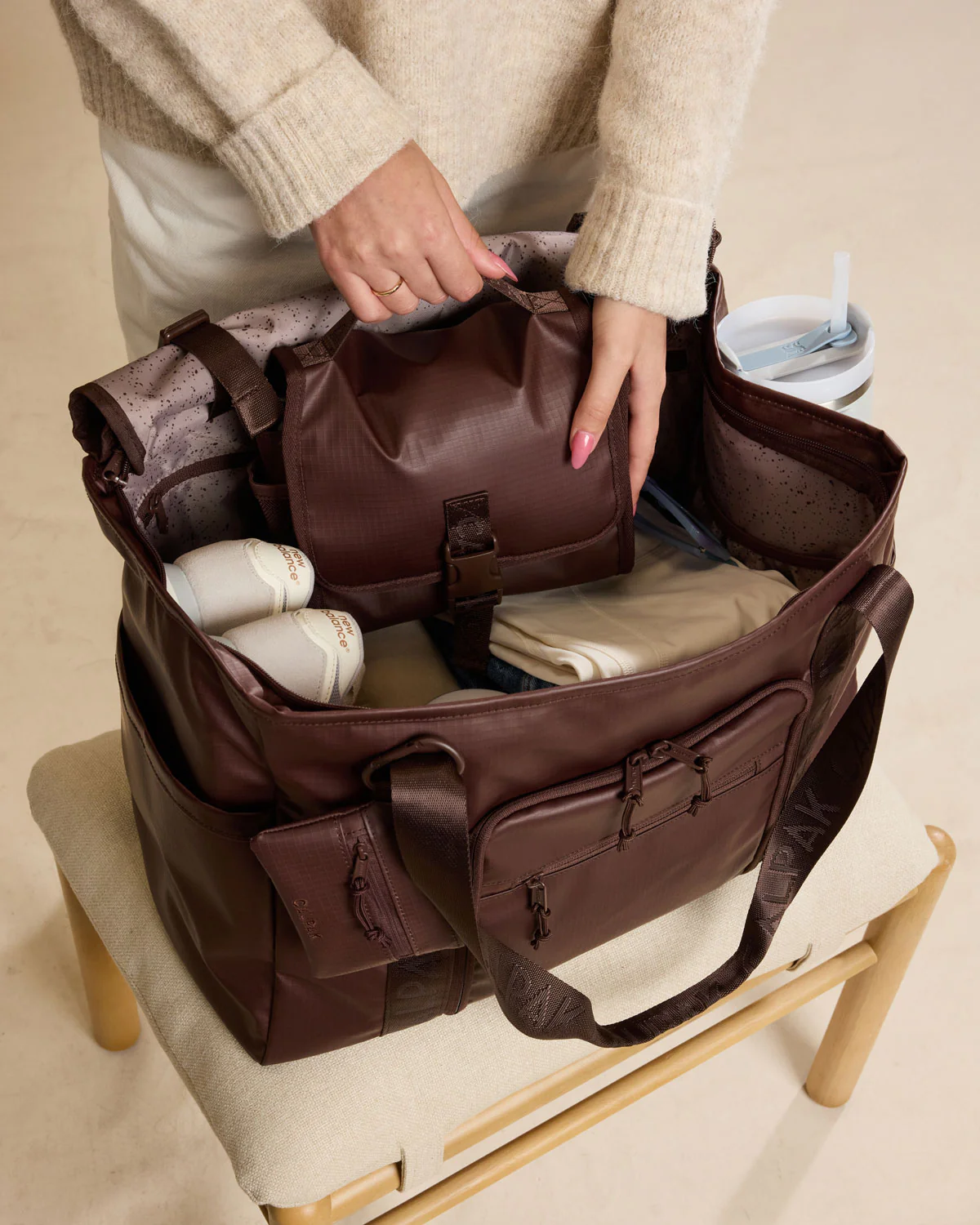 Terra Hanging Toiletry Bag - Image 95